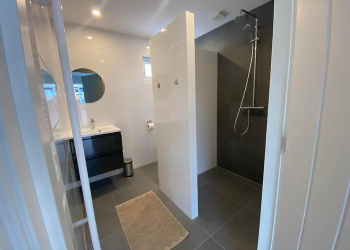 Miles * אגמונד אן זי